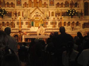 Padre Leopoldo: Bendicin con el Santsimo Sacramento en el encuentro por la Gracia del beso de la Sma. Virgen